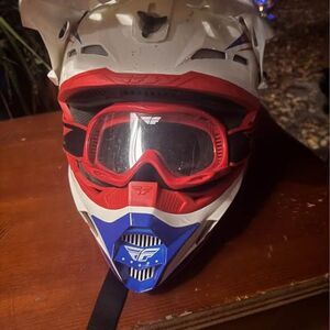 Youth XL kinetic dirt bike motorcycle helmet with goggles